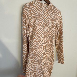 Ted Baker - Fitted Midi Print Dress